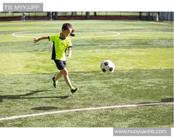 足球男艺人们的精彩瞬间与场外生活的完美结合 足球男艺人们的精彩瞬间与场外生活的完美结合